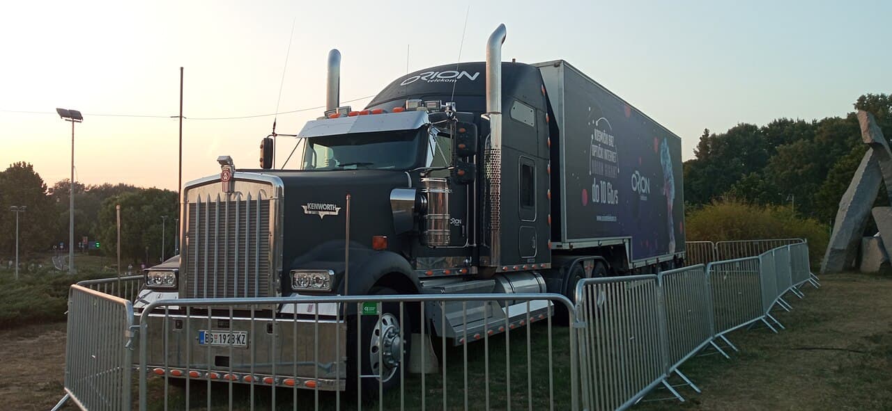Kenworth W900