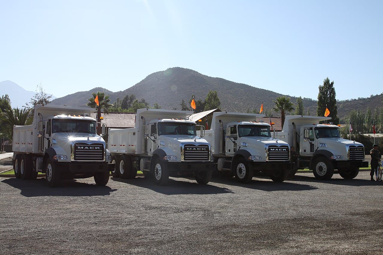 Mack Trucks Granite
