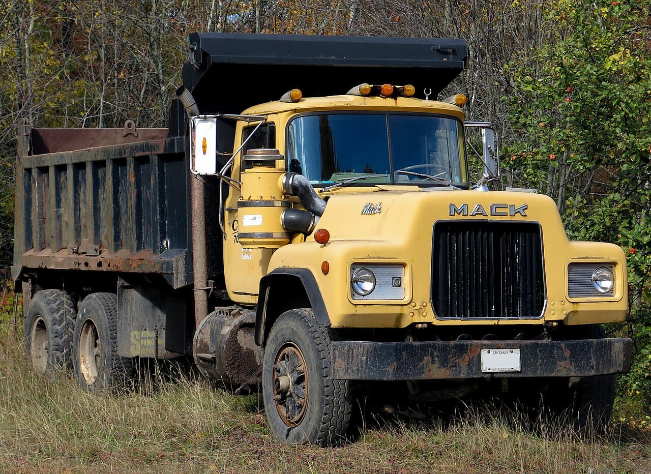 Mack Trucks RD Series