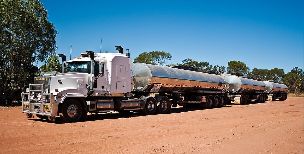 Mack Trucks Titan