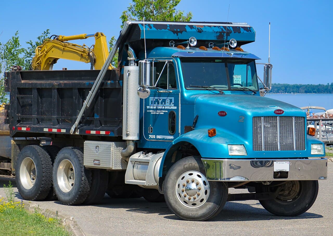 Peterbilt 330